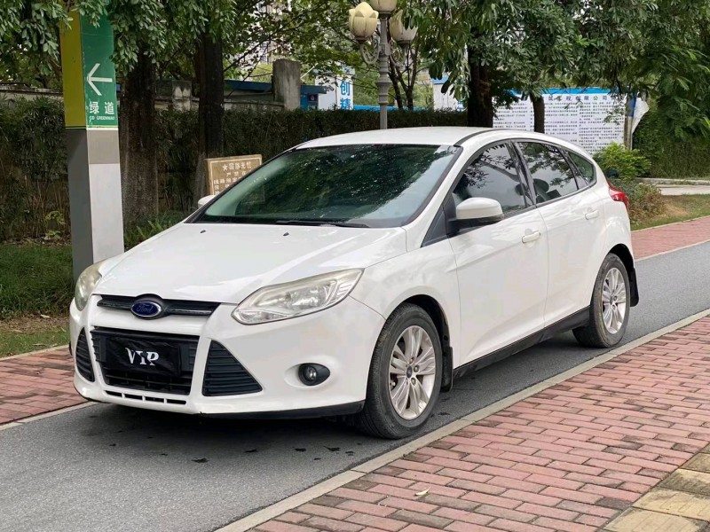 广州14年福特福克斯3