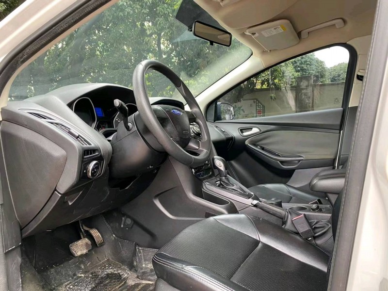 广州14年福特福克斯6