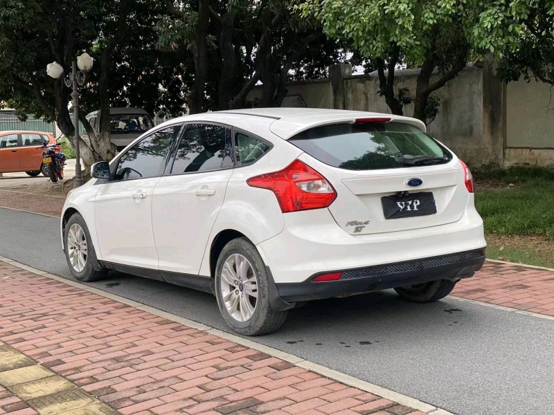 广州14年福特福克斯7