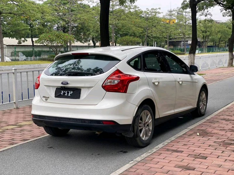 广州14年福特福克斯8