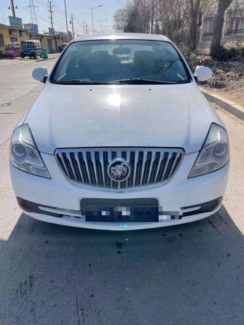 临沂16年别克凯越1