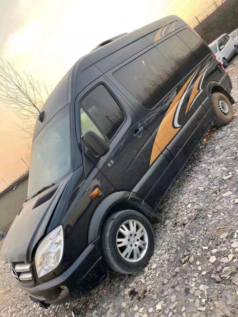 临沂12年奔驰斯宾特3