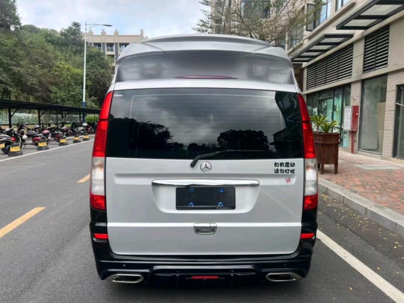 中山13年奔驰威霆5