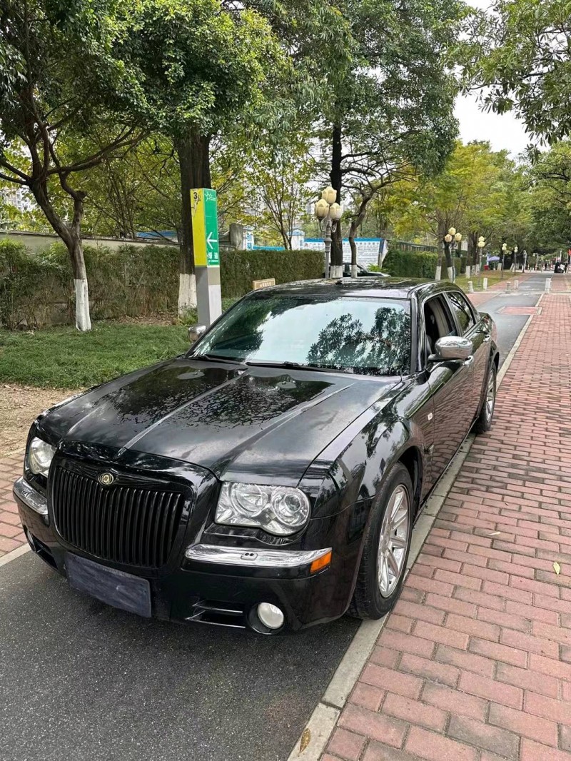广州09年克莱斯勒300C3