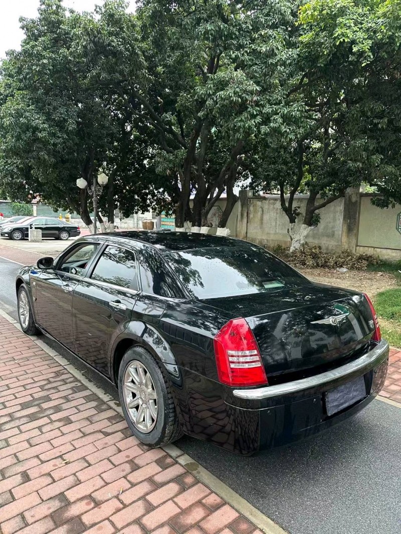 广州09年克莱斯勒300C7