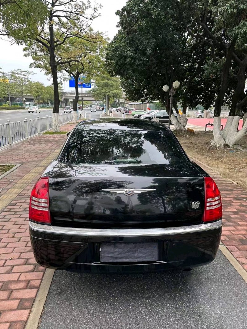 广州09年克莱斯勒300C9
