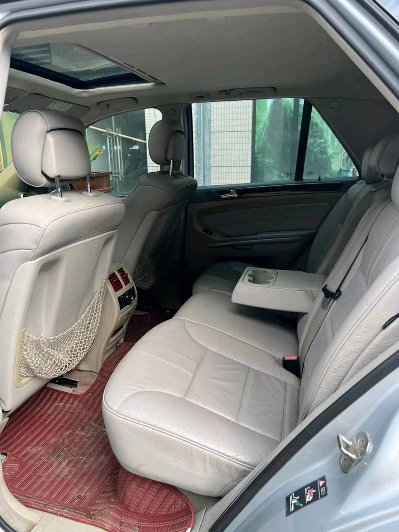 中山09年奔驰ML7