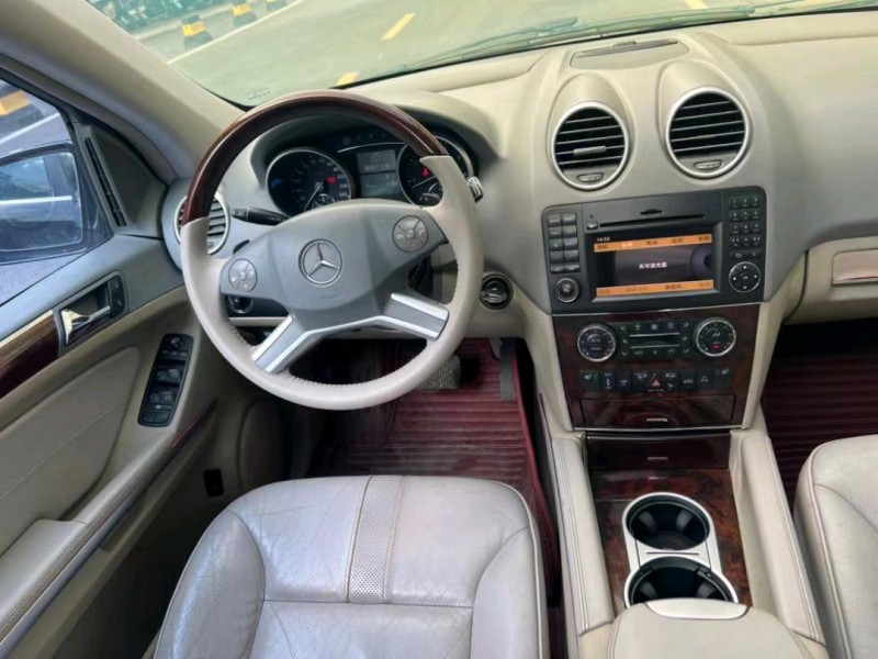 中山09年奔驰ML8