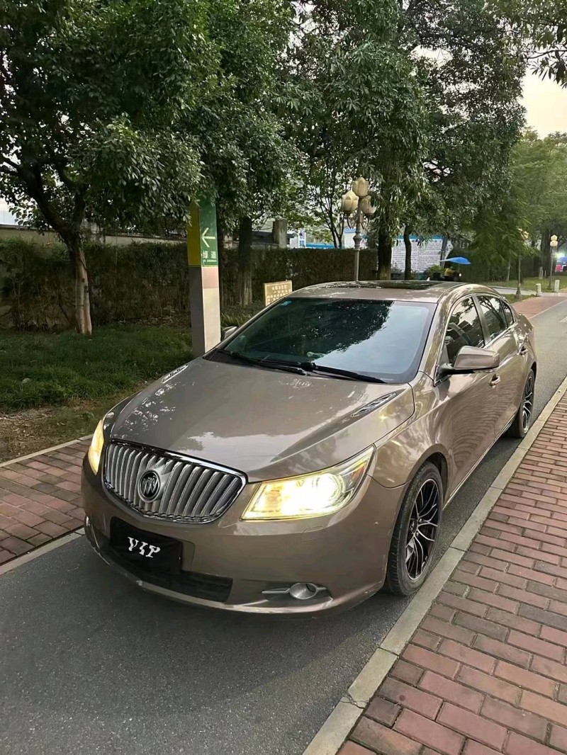 广州10年别克君越3