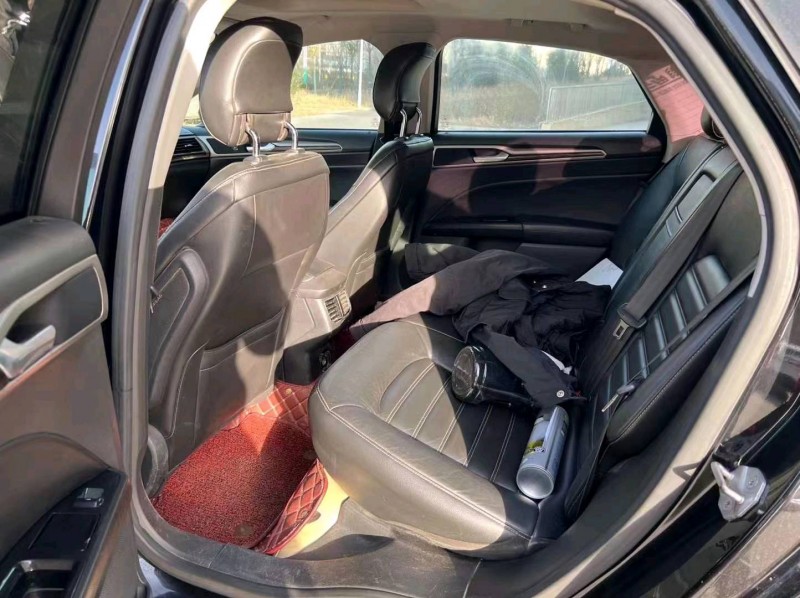 东营13年福特蒙迪欧7