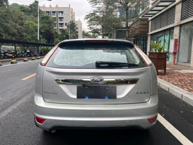 中山11年福特福克斯5