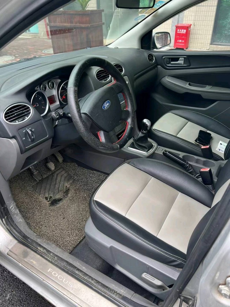 中山11年福特福克斯6
