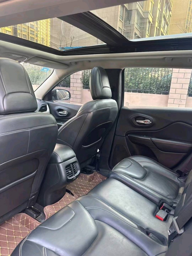 淮南16年Jeep自由光4