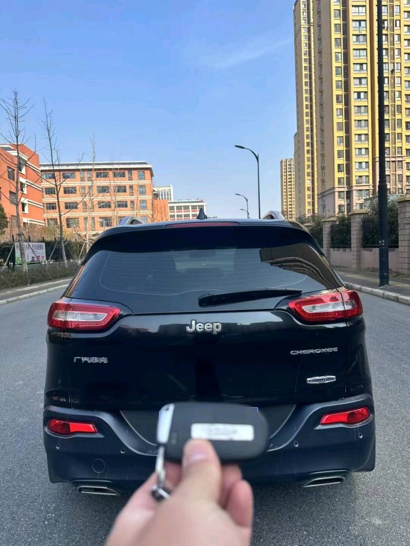 淮南16年Jeep自由光9