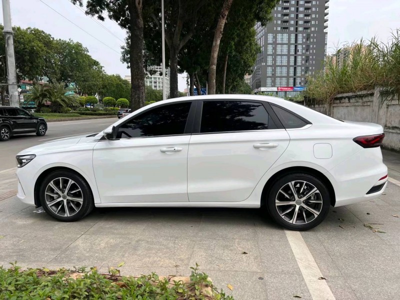 东莞22年吉利帝豪8