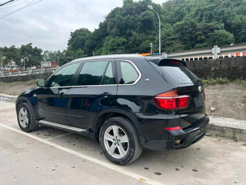 中山13年宝马X53