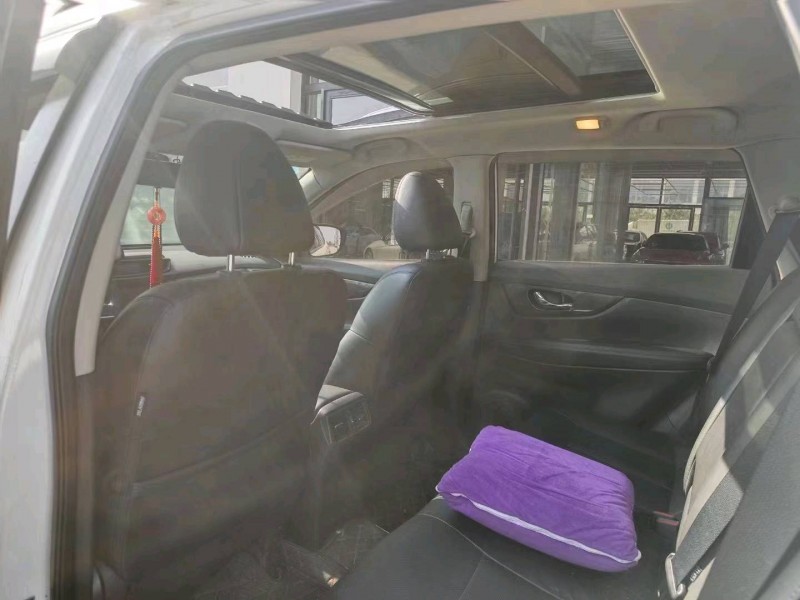 宜昌17年日产奇骏4