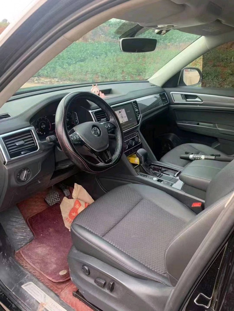 成都21年大众途昂7