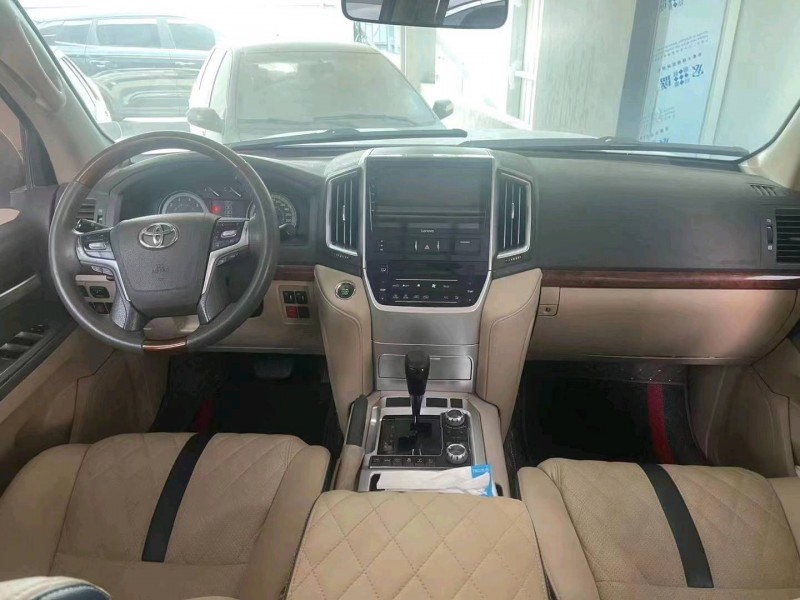 济南15年丰田兰德酷路泽6