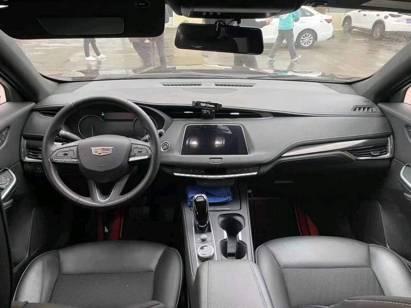 邯郸20年凯迪拉克XT45