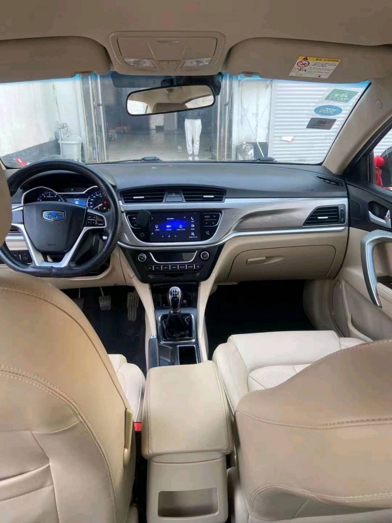 济南17年吉利帝豪5