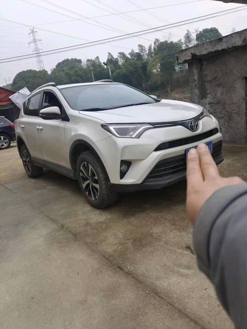衡陽18年豐田RAV41