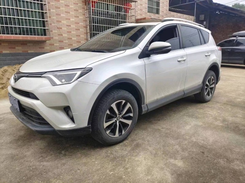 衡陽18年豐田RAV42