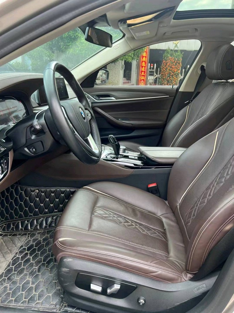 中山20年宝马5系8