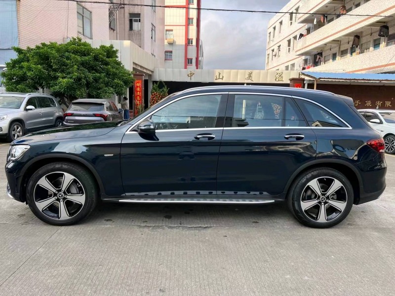中山22年奔驰GLC3