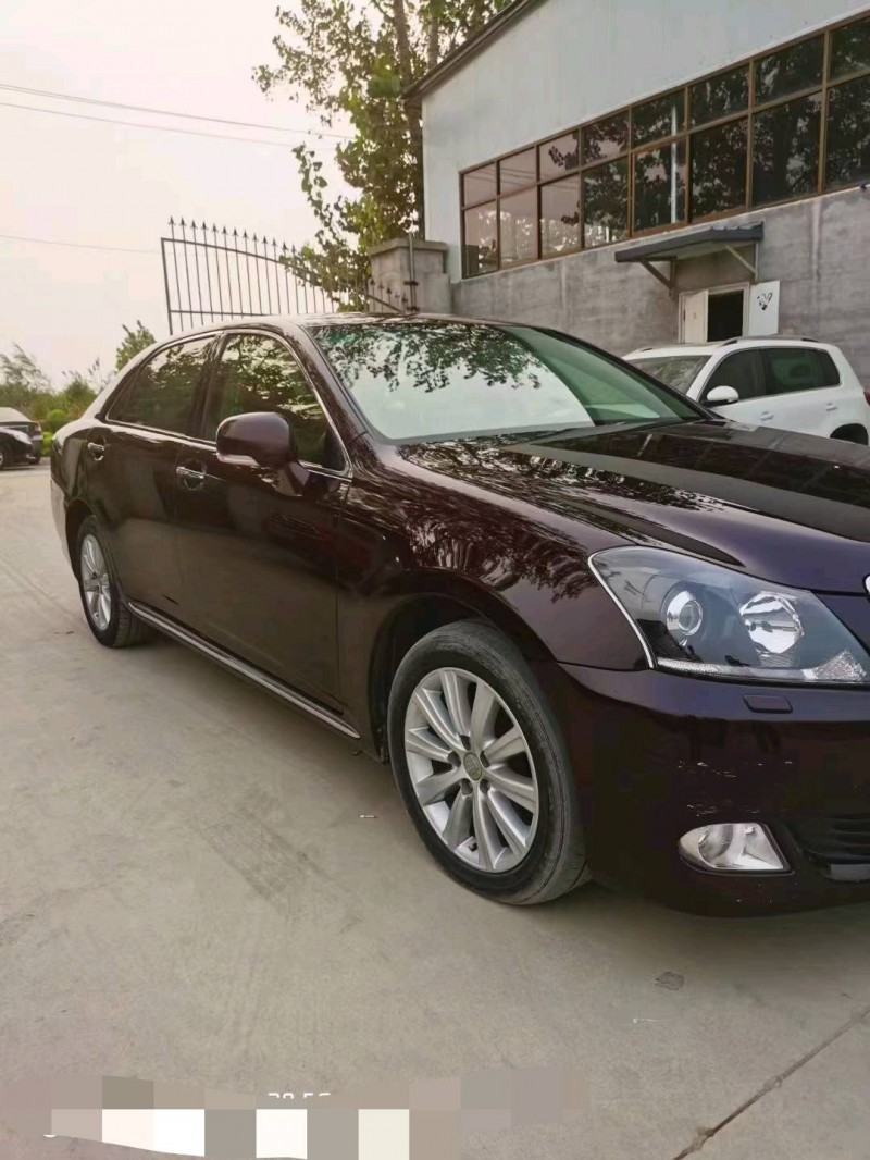 保定11年丰田皇冠2