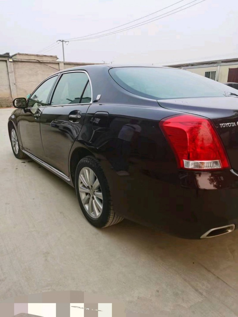 保定11年丰田皇冠5