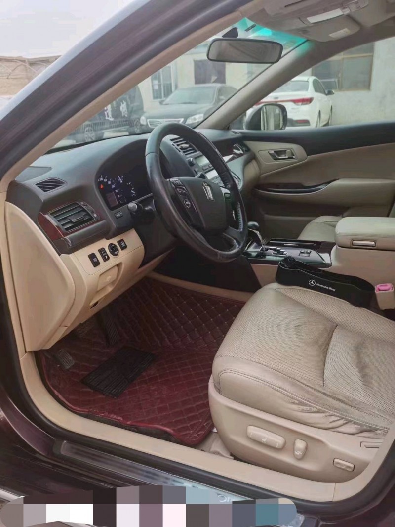 保定11年丰田皇冠7