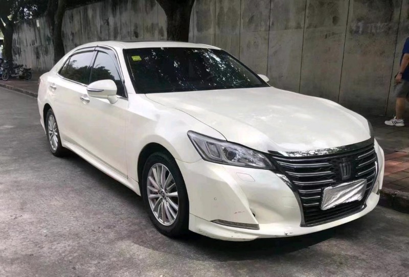 贵阳17年丰田皇冠2