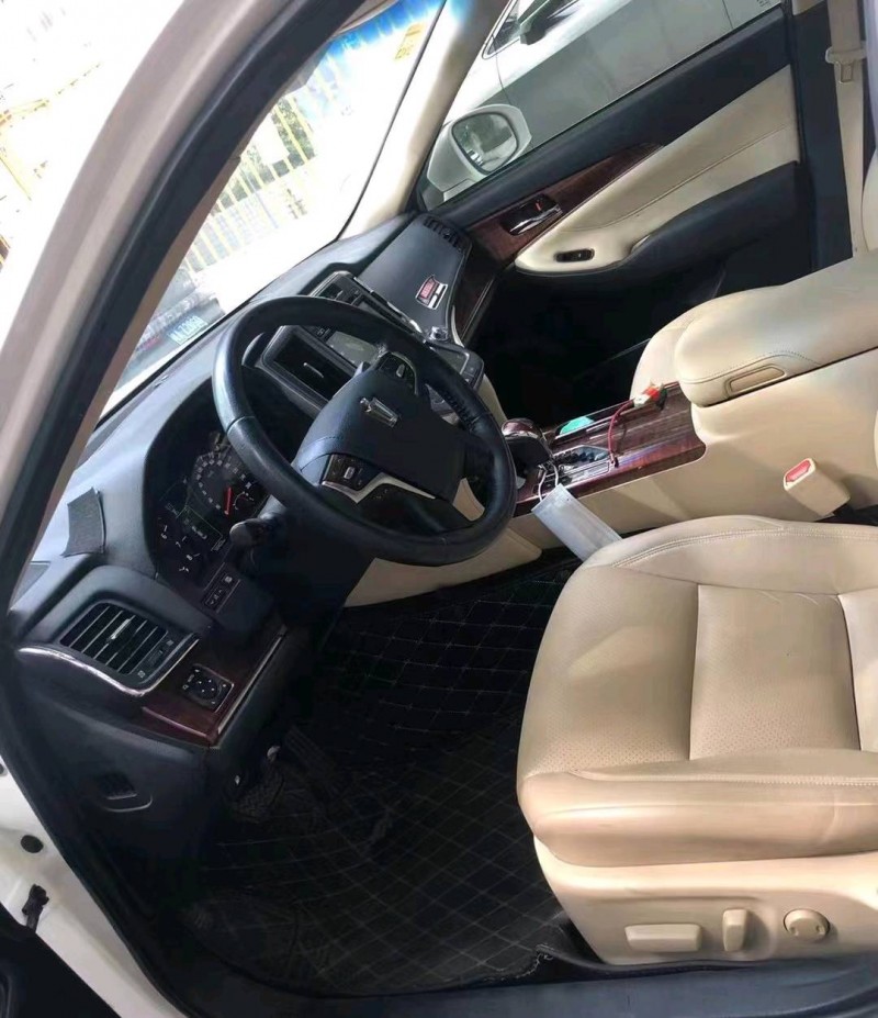 贵阳17年丰田皇冠6