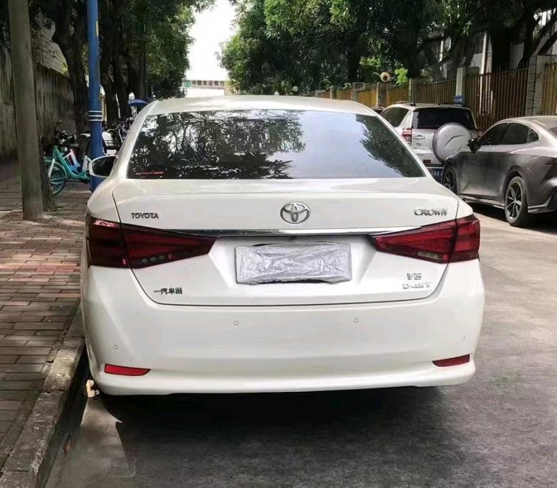 贵阳17年丰田皇冠9