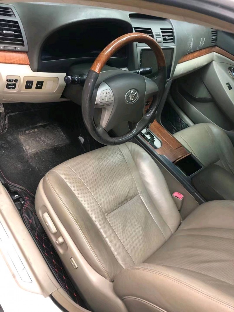 济南11年丰田凯美瑞1