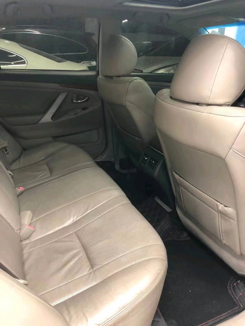 济南11年丰田凯美瑞8