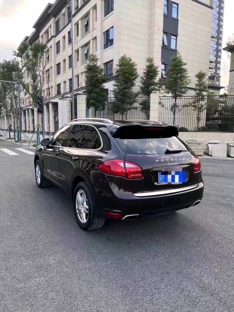 嘉兴13年保时捷卡宴3
