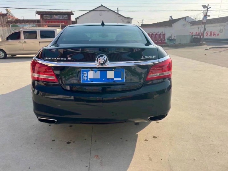 邢台15年别克君越1