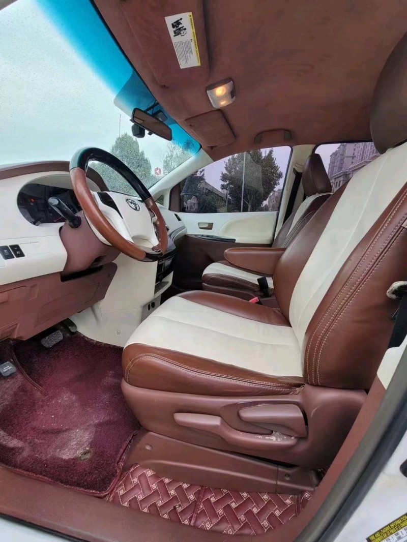 济南14年丰田塞纳7