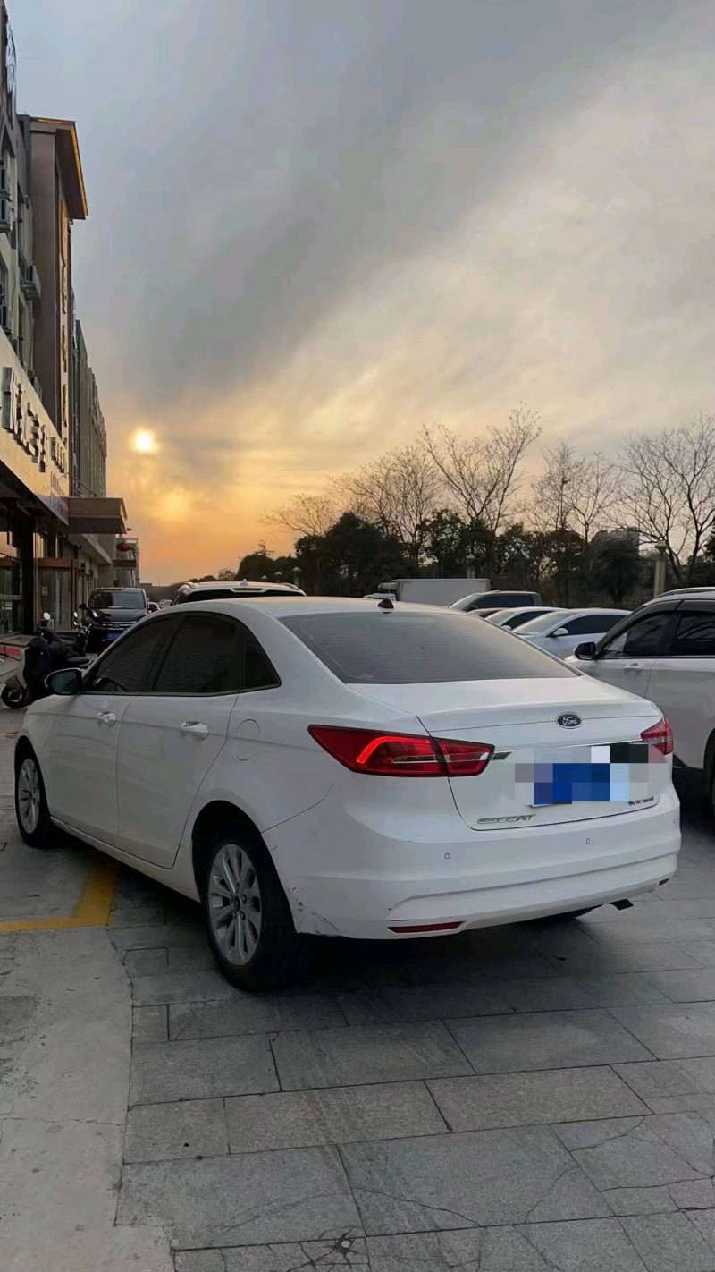 济南18年福特福睿斯6