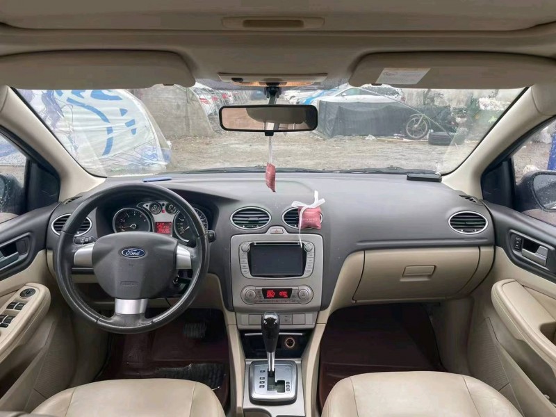 济南13年福特福克斯4