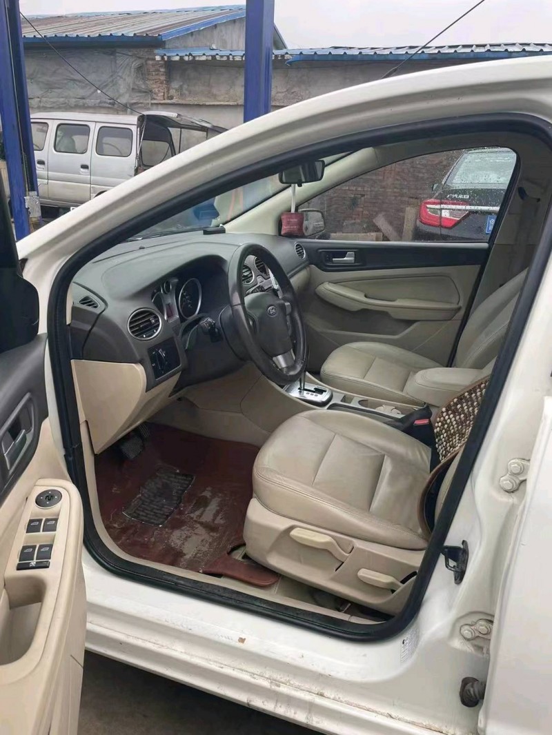 济南13年福特福克斯5