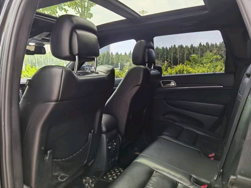 邯郸14年Jeep大切诺基4