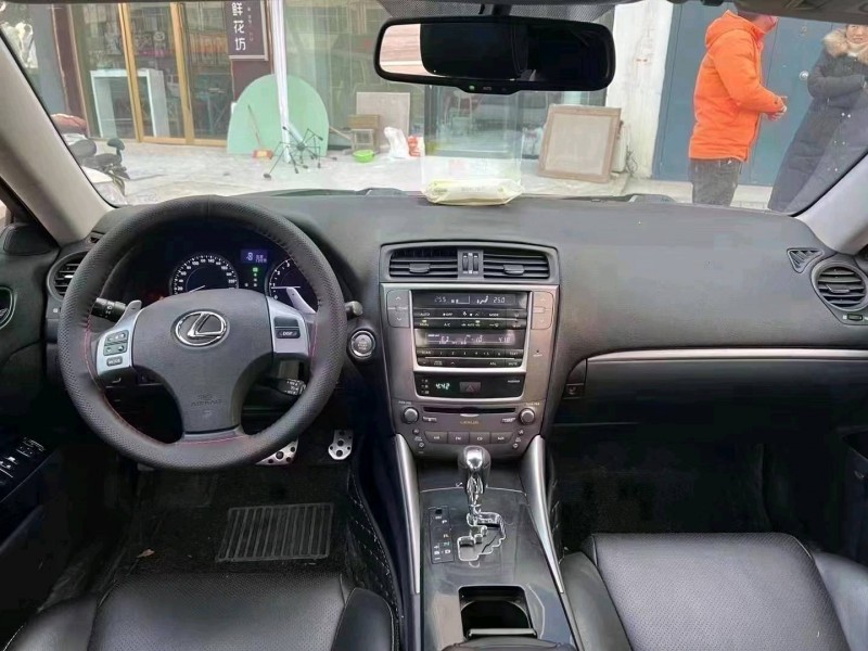 北京11年雷克萨斯IS5