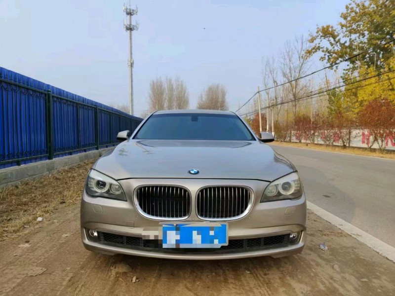 保定12年宝马7系1