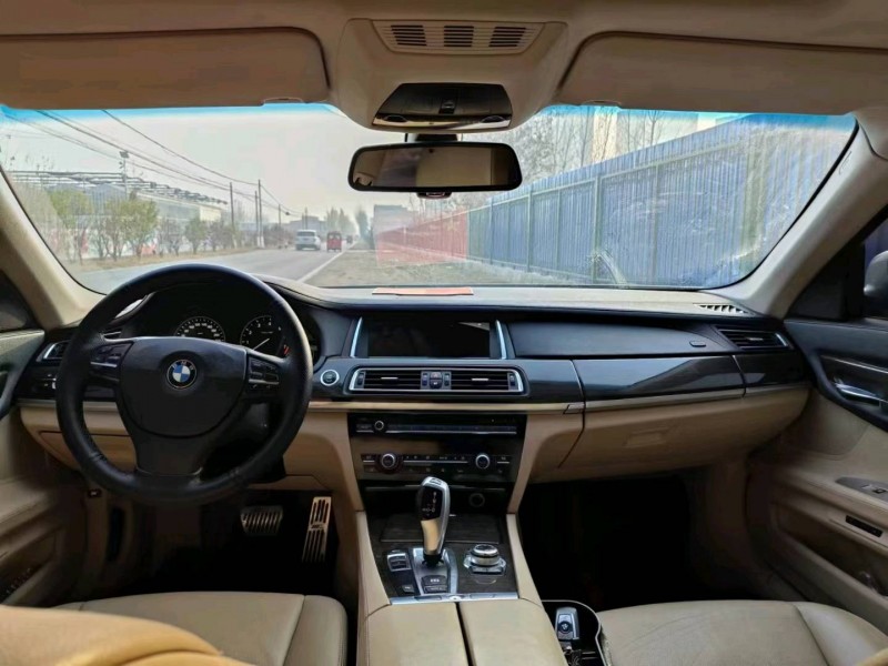 保定12年宝马7系3