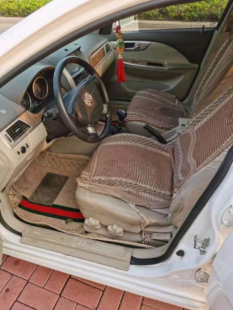 临沂16年别克凯越5