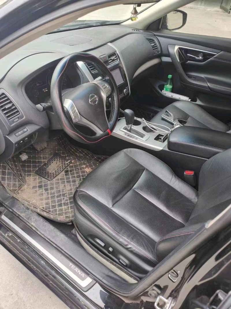 宜昌17年日产天籁8