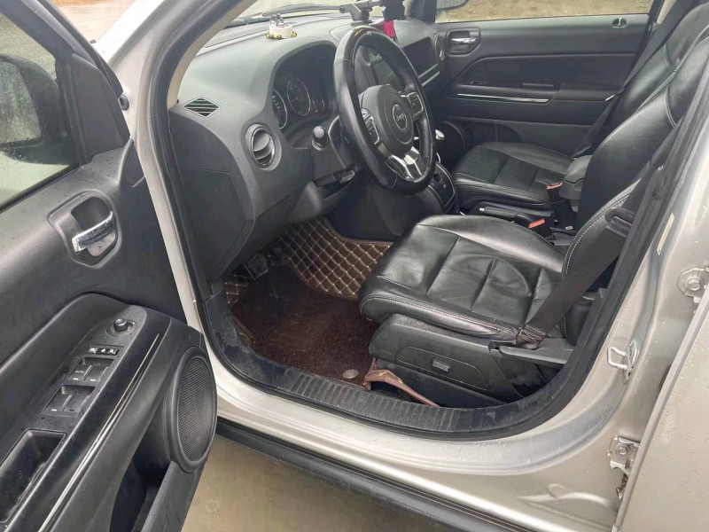 徐州12年Jeep指南者7